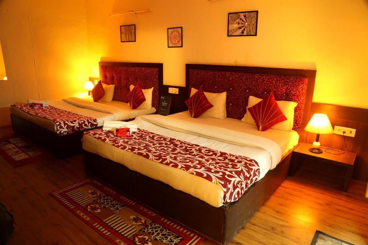 Anantkoti Hotel Yeni Delhi Dış mekan fotoğraf