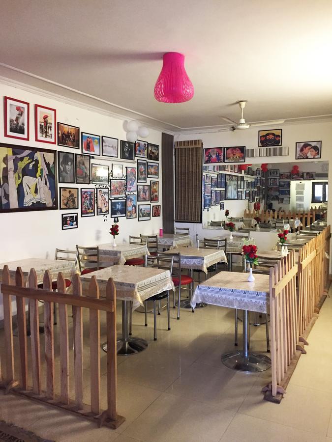 Anantkoti Hotel Yeni Delhi Dış mekan fotoğraf