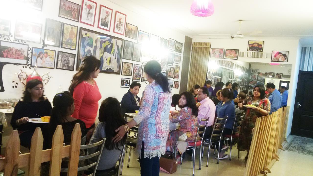 Anantkoti Hotel Yeni Delhi Dış mekan fotoğraf