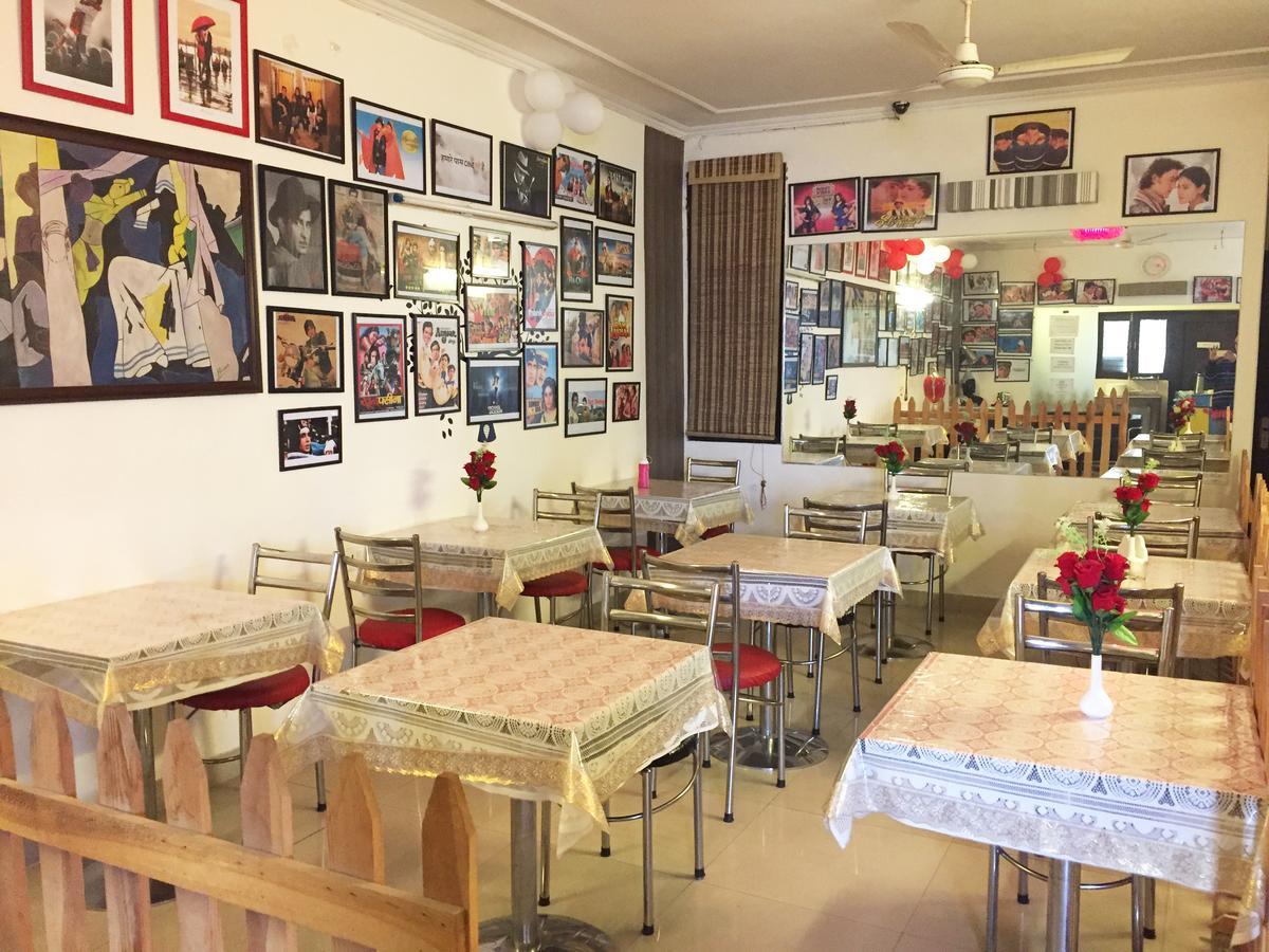 Anantkoti Hotel Yeni Delhi Dış mekan fotoğraf