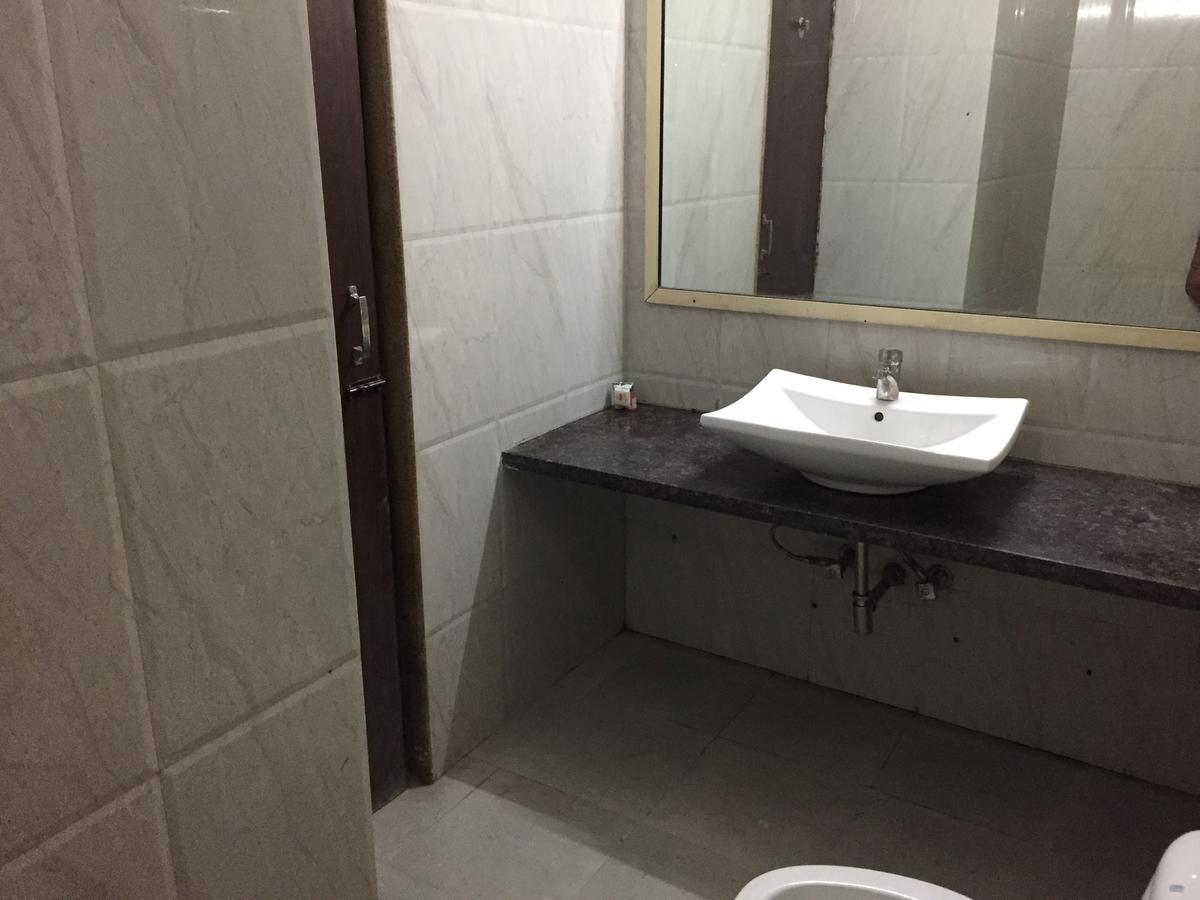 Anantkoti Hotel Yeni Delhi Dış mekan fotoğraf