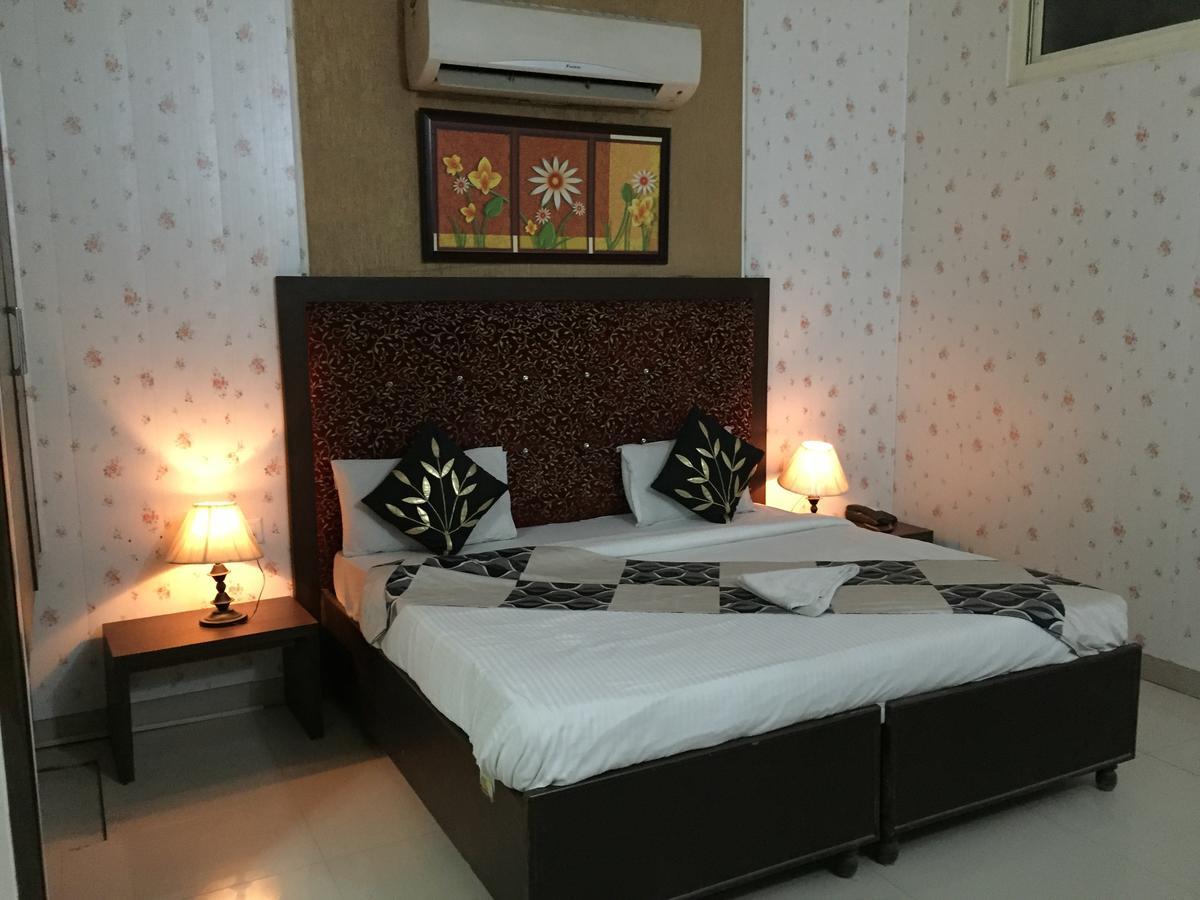 Anantkoti Hotel Yeni Delhi Dış mekan fotoğraf